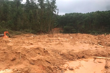 Cận cảnh nơi núi lở, Phó Tư lệnh Quân khu và 12 cán bộ mất tích ở Rào Trăng