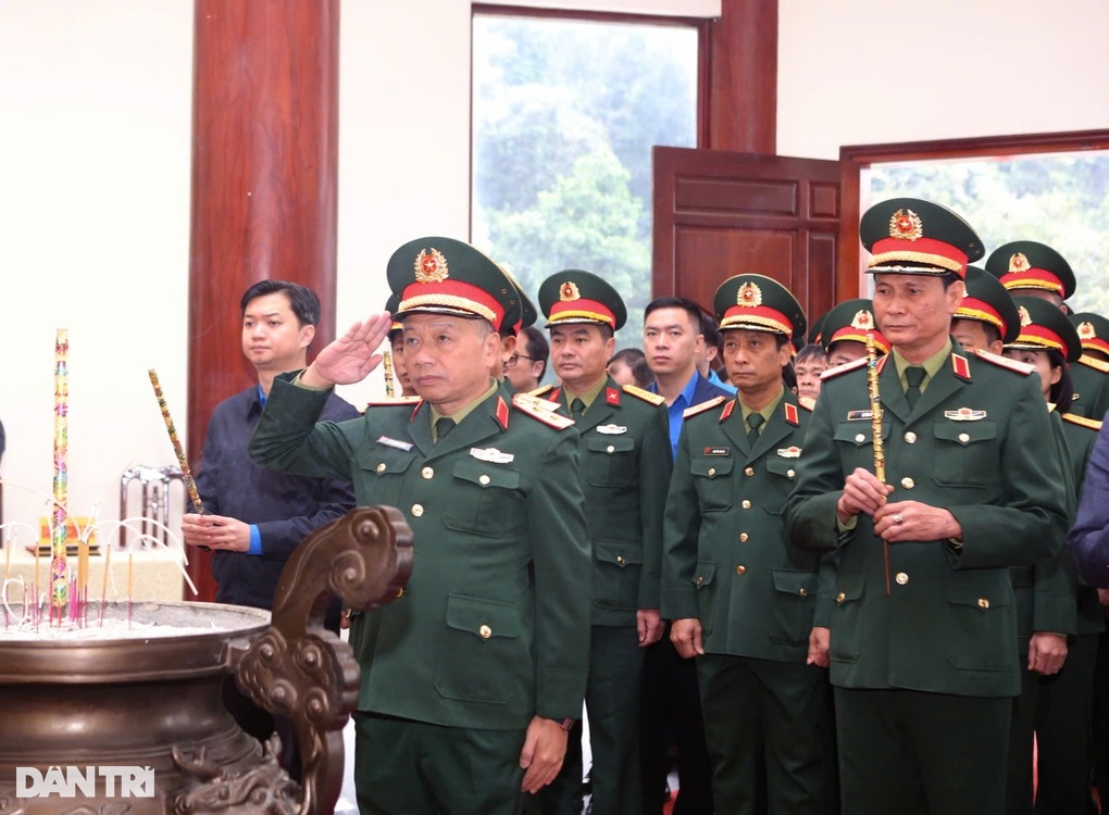 Hành quân về nguồn, kỷ niệm 80 năm thành lập Quân đội Nhân dân Việt Nam - 1