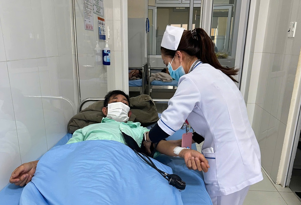 Đề nghị điều tra vụ 84 người nhập viện sau ăn bánh mì ở Lâm Đồng - 1 Đề nghị điều tra vụ 84 người nhập viện sau ăn bánh mì ở Lâm Đồng - 1