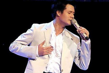 Quang Dũng lần đầu tiên hát trên hè phố Hà Nội