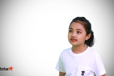 Các bé đến từ hãng hàng không Jetstar Pacific đã “trổ tài” làm phi công, tiếp viên, nhân viên phục vụ hành khách trong dịp Trung thu