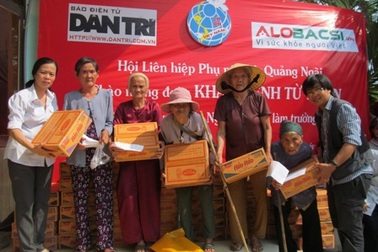 Chuyến khám bệnh nhiều nghĩa tình của Dân trí