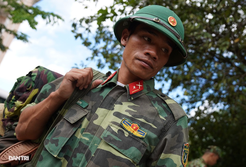 Đơn vị công binh sửa soạn trang bị, sẵn sàng vào điểm sạt lở Trà Leng - 11 Đơn vị công binh sửa soạn trang bị, sẵn sàng vào điểm sạt lở Trà Leng - 11