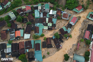 Chủ tịch nước gửi thư khen những tấm gương cứu người trong lũ dữ