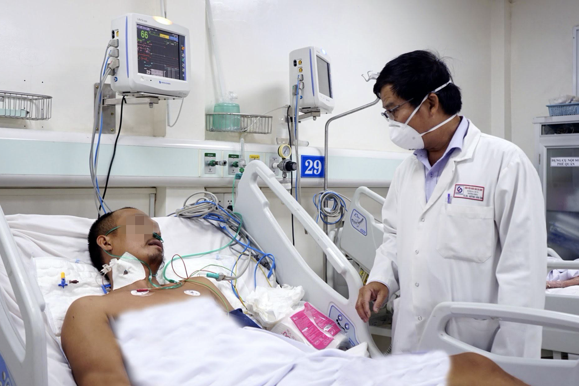 Cấp cứu người đàn ông tại TPHCM ngưng tim 2 lần vì điện giật ở công trường - 2 Cấp cứu người đàn ông tại TPHCM ngưng tim 2 lần vì điện giật ở công trường - 2