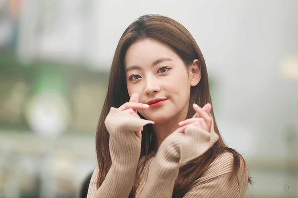 Hé lộ danh tính bạn gái “tin đồn” nóng bỏng của Hyun Bin - 18 Hé lộ danh tính bạn gái “tin đồn” nóng bỏng của Hyun Bin - 18