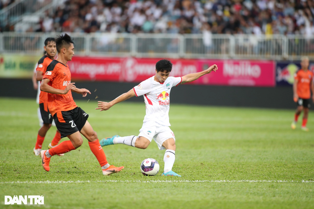 HLV Kiatisuk quyết thay đổi khả năng dứt điểm của Văn Toàn - 1 HLV Kiatisuk quyết thay đổi khả năng dứt điểm của Văn Toàn - 1