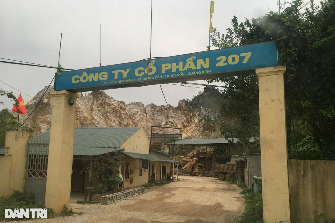Vụ thiên thạch bay ào ào vào khu dân cư: Do chủ mỏ đá tính toán nhầm? - 1 Vụ thiên thạch bay ào ào vào khu dân cư: Do chủ mỏ đá tính toán nhầm? - 1