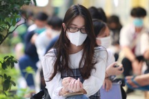 TPHCM giữ nguyên học phí, "quản" học phí online