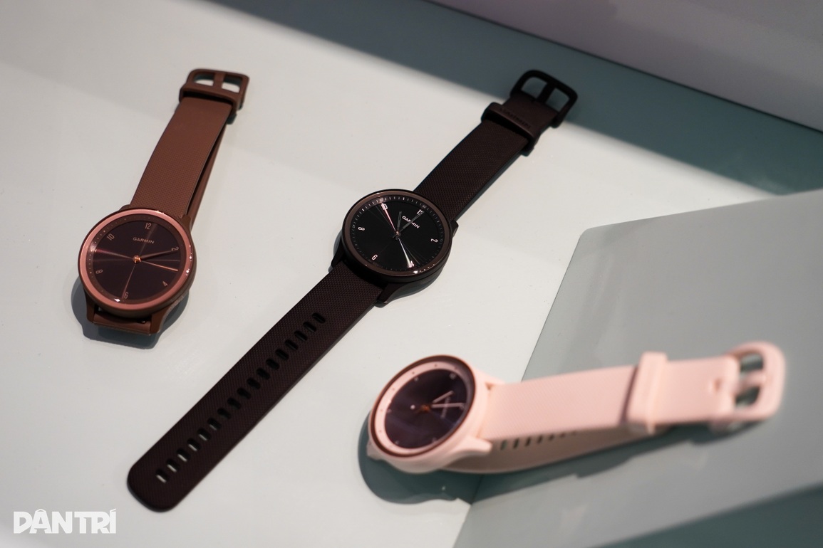 Smartwatch có màn hình cảm ứng kết hợp kim analog cổ điển - 6 Smartwatch có màn hình cảm ứng kết hợp kim analog cổ điển - 6