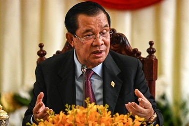 Ông Hun Sen lên tiếng việc triển khai quân, vũ khí sát biên giới Thái Lan
