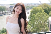 Bạn gái Huỳnh Hiểu Minh lộ bụng bầu lớn, sẽ sớm sinh con tại Hong Kong