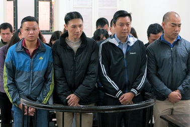 Hà Nội: Cửa hàng trưởng cùng nhân viên gắn chíp gian lận xăng dầu lĩnh án