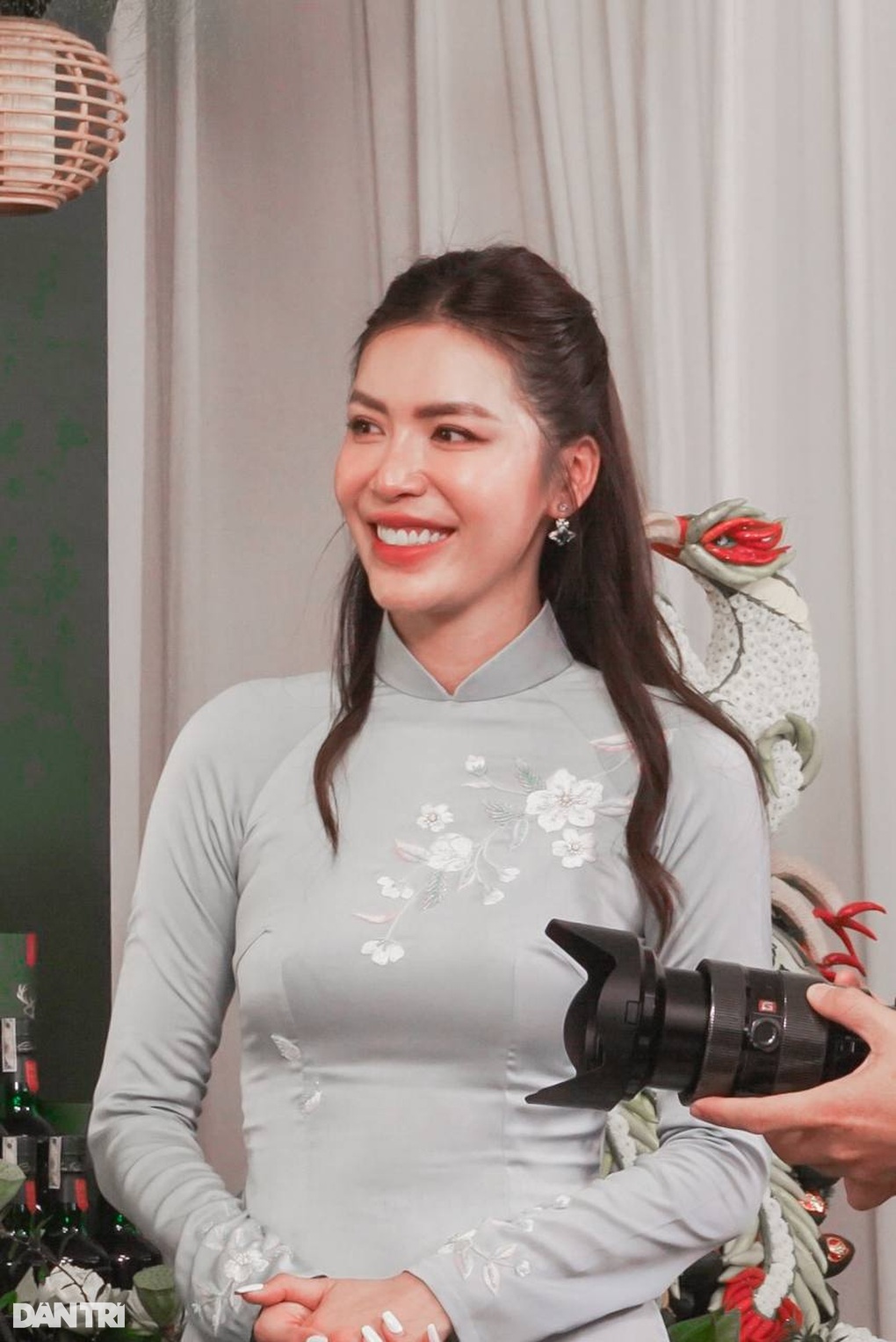 Lễ cưới Puka, Gin Tuấn Kiệt: Đón dâu bằng sà lan, cô dâu nhận 20 cây vàng - 5 Lễ cưới Puka, Gin Tuấn Kiệt: Đón dâu bằng sà lan, cô dâu nhận 20 cây vàng - 5