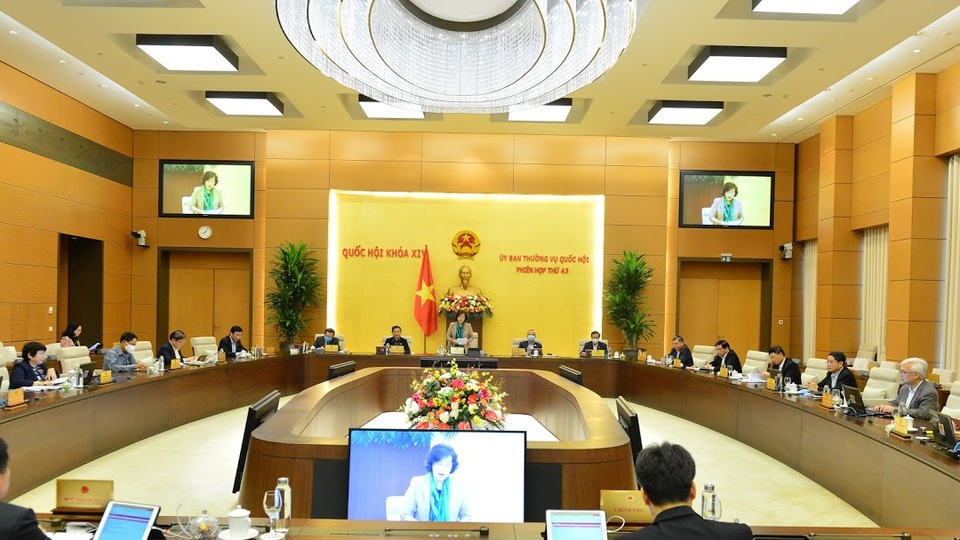 Chủ tịch Quốc hội động viên Phó Thủ tướng “tranh thủ ngủ một chút” - 2 Chủ tịch Quốc hội động viên Phó Thủ tướng “tranh thủ ngủ một chút” - 2