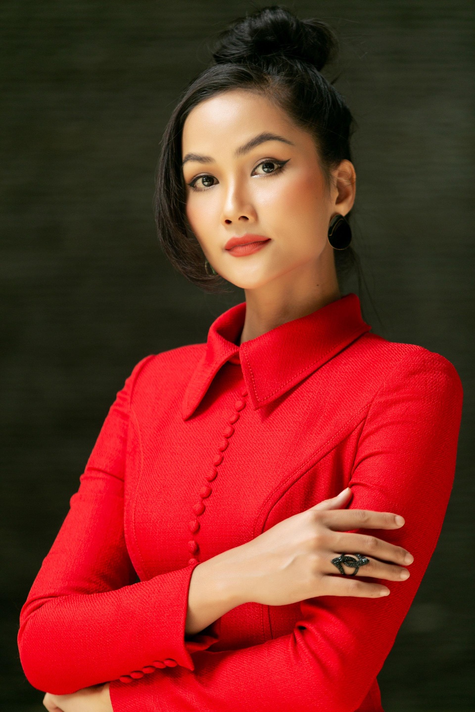 H’Hen Niê kêu gọi cộng đồng phòng, chống nạn mua bán người - 7 H’Hen Niê kêu gọi cộng đồng phòng, chống nạn mua bán người - 7