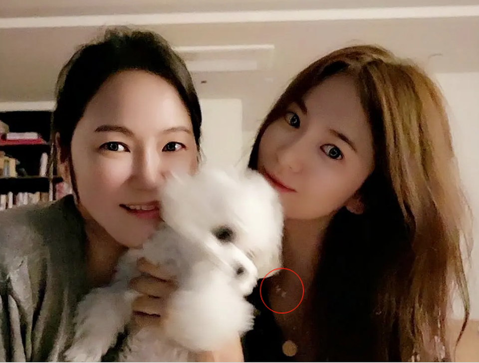 Cộng đồng mạng làm thám tử, tìm bằng chứng Song Hye Kyo tái hợp Hyun Bin - 2 Cộng đồng mạng làm thám tử, tìm bằng chứng Song Hye Kyo tái hợp Hyun Bin - 2