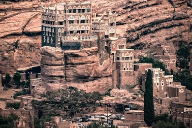 Chiêm ngưỡng công trình lâu đài “mọc” lên từ trụ đá