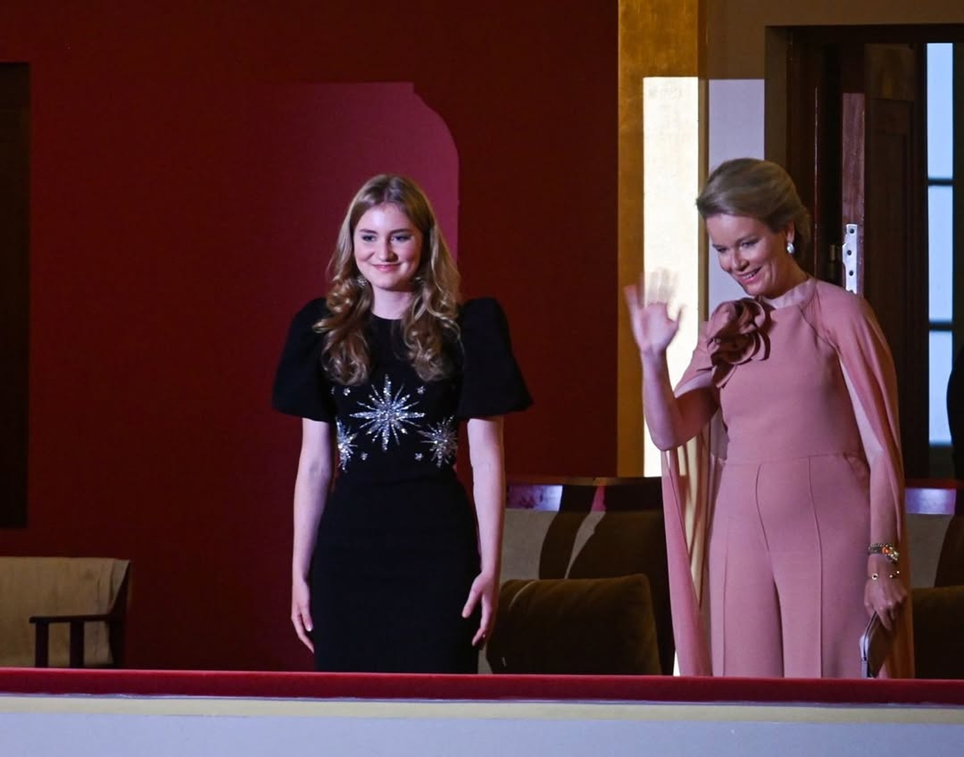 Công chúa thừa kế ngai vàng Bỉ thạo 5 ngôn ngữ, gu thời trang tinh tế - 14 Công chúa thừa kế ngai vàng Bỉ thạo 5 ngôn ngữ, gu thời trang tinh tế - 14