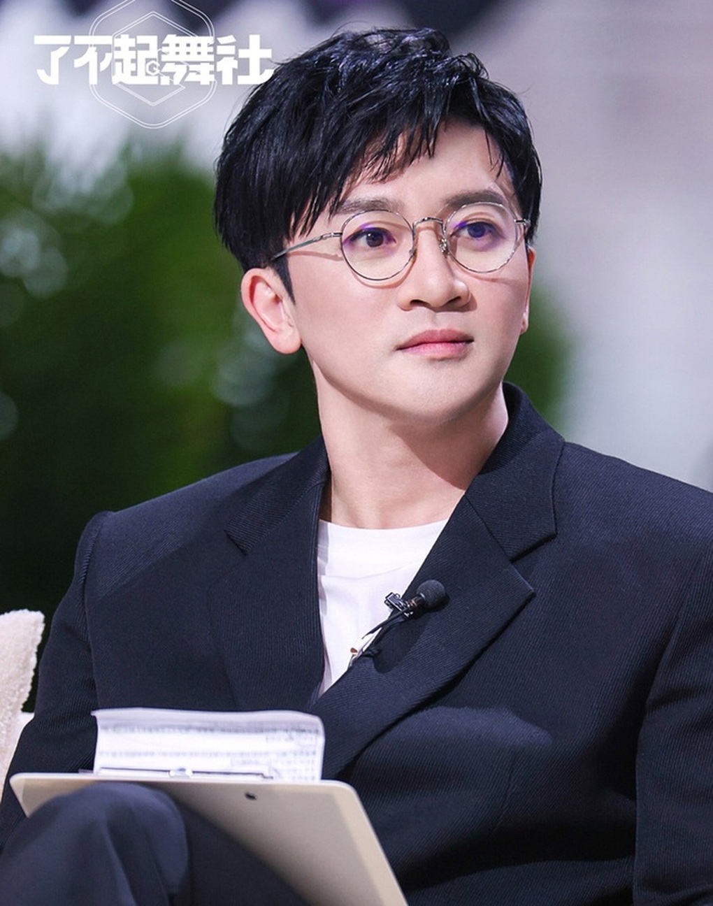 Sự trở lại rực rỡ của Ngũ A Ca Tô Hữu Bằng sau 3 năm ở ẩn - 4 Sự trở lại rực rỡ của Ngũ A Ca Tô Hữu Bằng sau 3 năm ở ẩn - 4