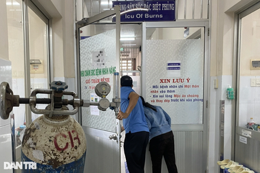 Chồng đốt nhà lúc nửa đêm ở Ninh Thuận: 3 người chết, vợ bỏng 90%