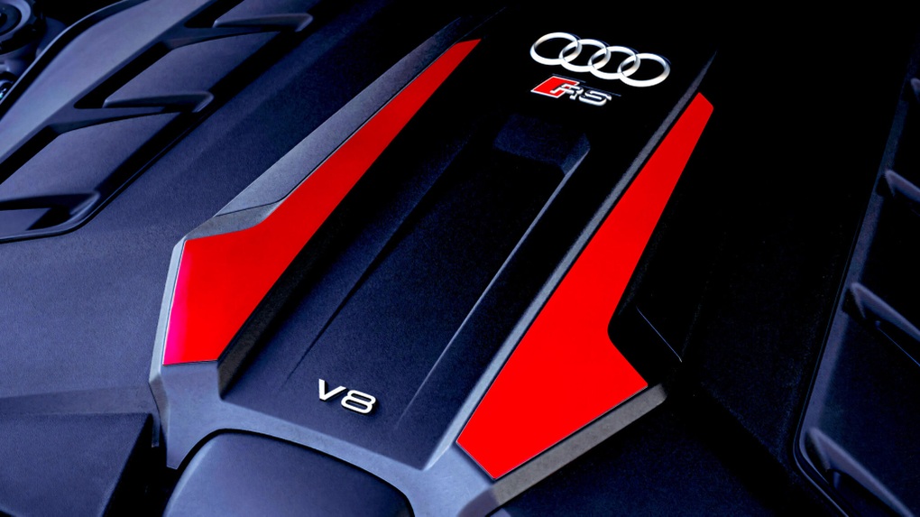 Audi từ bỏ giấc mơ chỉ làm xe điện, quay về với động cơ xăng - 1 Audi từ bỏ giấc mơ “chỉ làm xe điện”, quay về với động cơ xăng