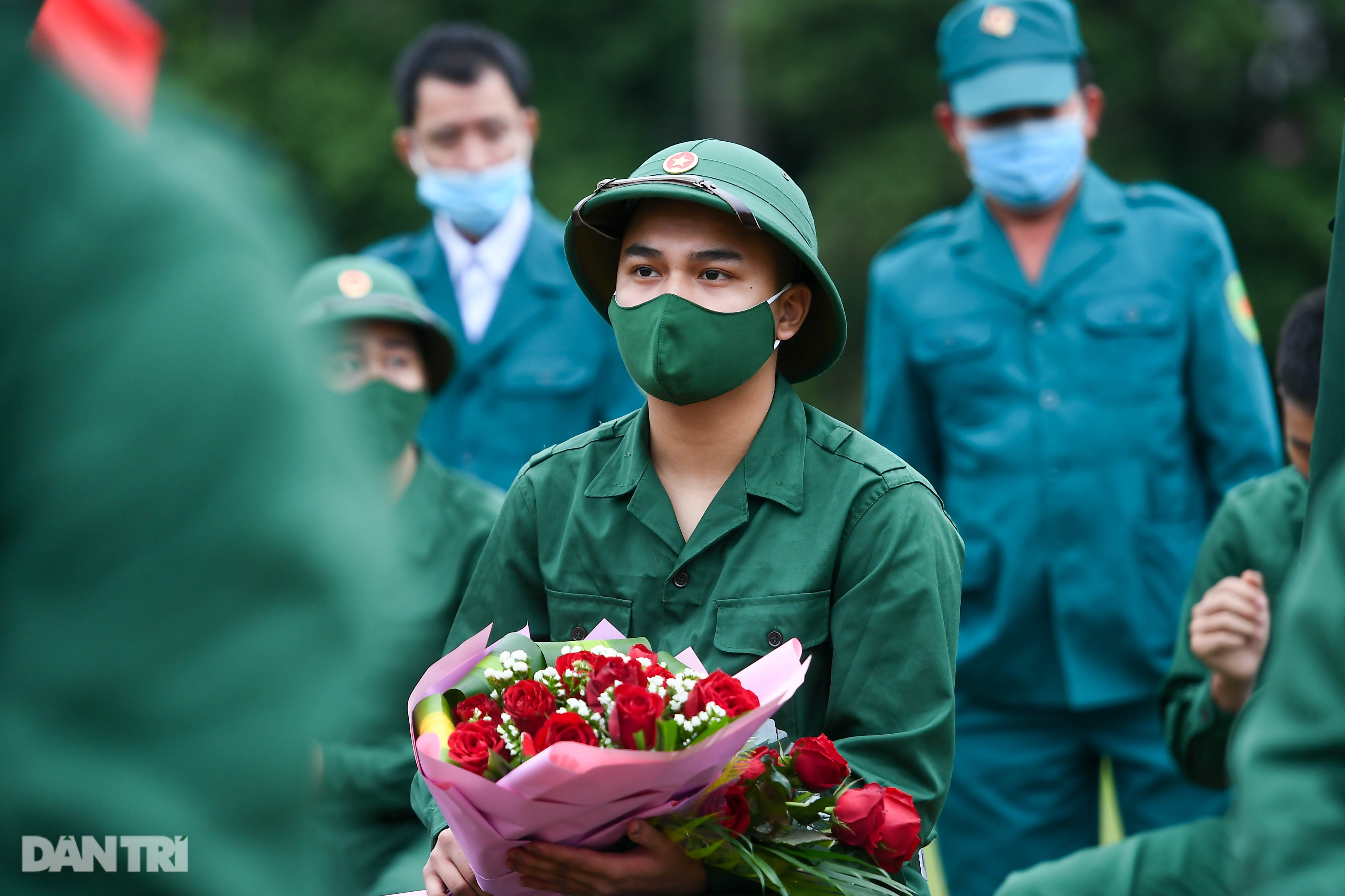 Xúc động khoảnh khắc tân binh thủ đô lên đường nhập ngũ - 11