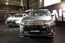 Mitsubishi Outlander lắp ráp trong nước giá từ 808 triệu đồng