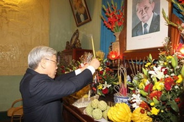 Tổng Bí thư thăm gia đình cố Tổng Bí thư Lê Duẩn 