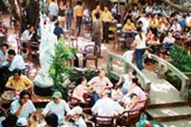 Hãy “ra khỏi quán cà phê”!