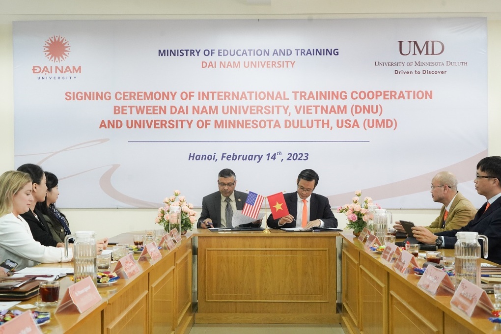 Sinh viên trường Đại học Đại Nam có cơ hội nhận 2 bằng tốt nghiệp - 1 Sinh viên trường Đại học Đại Nam có cơ hội nhận 2 bằng tốt nghiệp - 1
