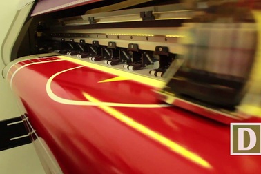 Xưởng in phát miễn phí hình dán cổ vũ U23 Việt Nam