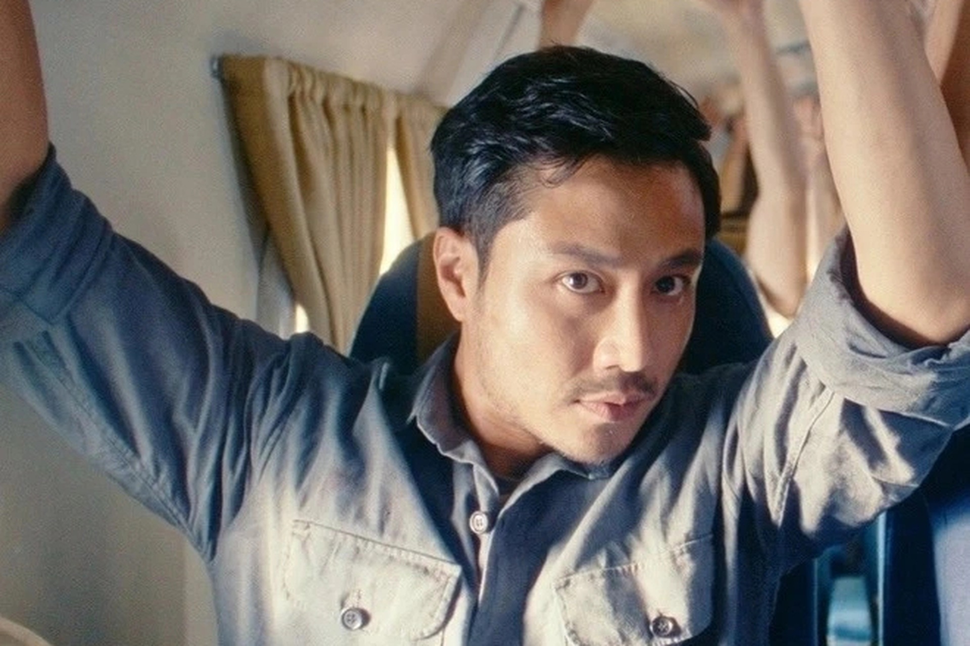 Dàn diễn viên điển trai, 6 múi tranh đấu trong phim Tử chiến trên không - 14 Dàn diễn viên điển trai, 6 múi tranh đấu trong phim Tử chiến trên không - 14