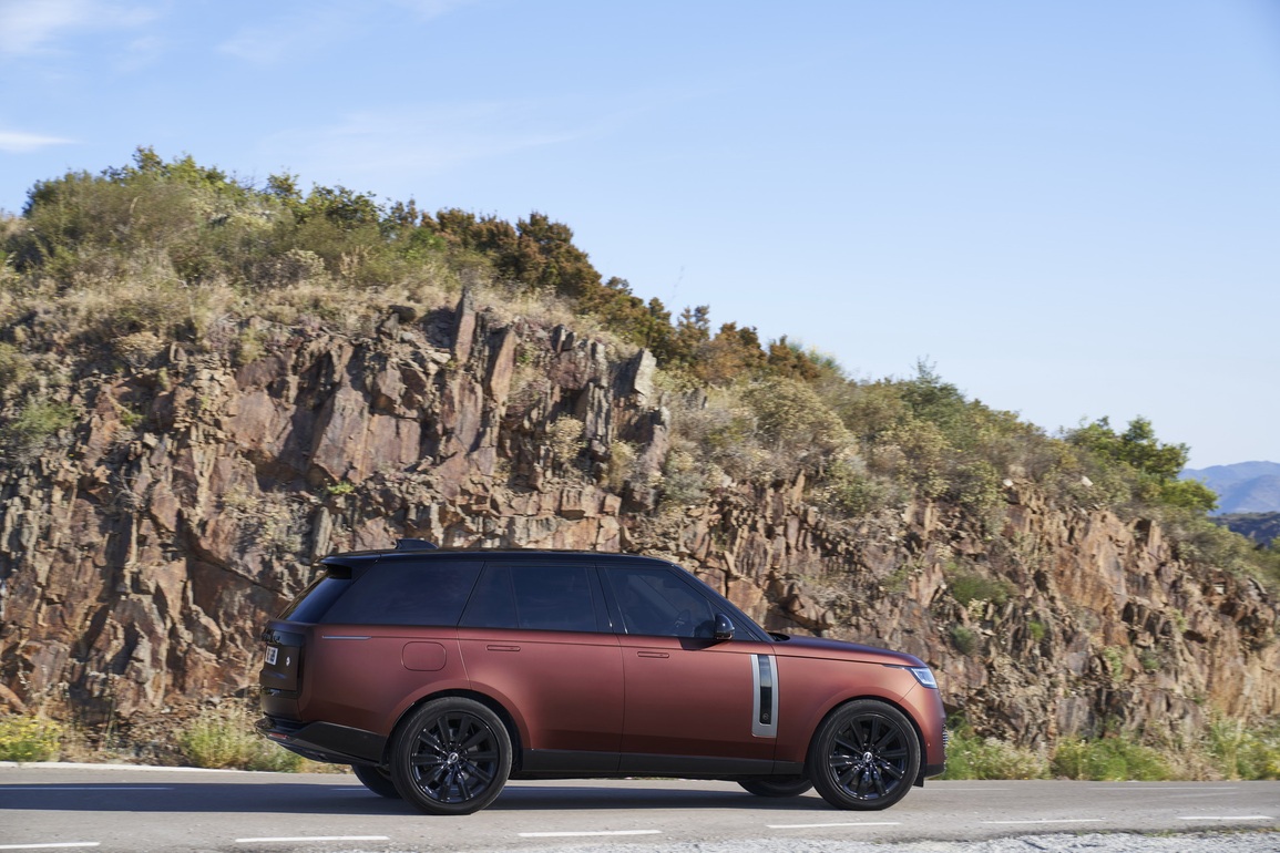Range Rover SV đẩy sự xa xỉ lên tầm cao mới - 6 Range Rover SV đẩy sự xa xỉ lên tầm cao mới - 6