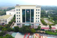 Trụ sở chi cục thuế 60 tỷ đồng bỏ trống vì không có lối vào