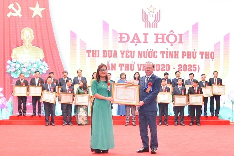 Cô giáo Mường lọt top 10 giáo viên toàn cầu nhận bằng khen của Thủ tướng - 1 Cô giáo Mường lọt top 10 giáo viên toàn cầu nhận bằng khen của Thủ tướng - 1
