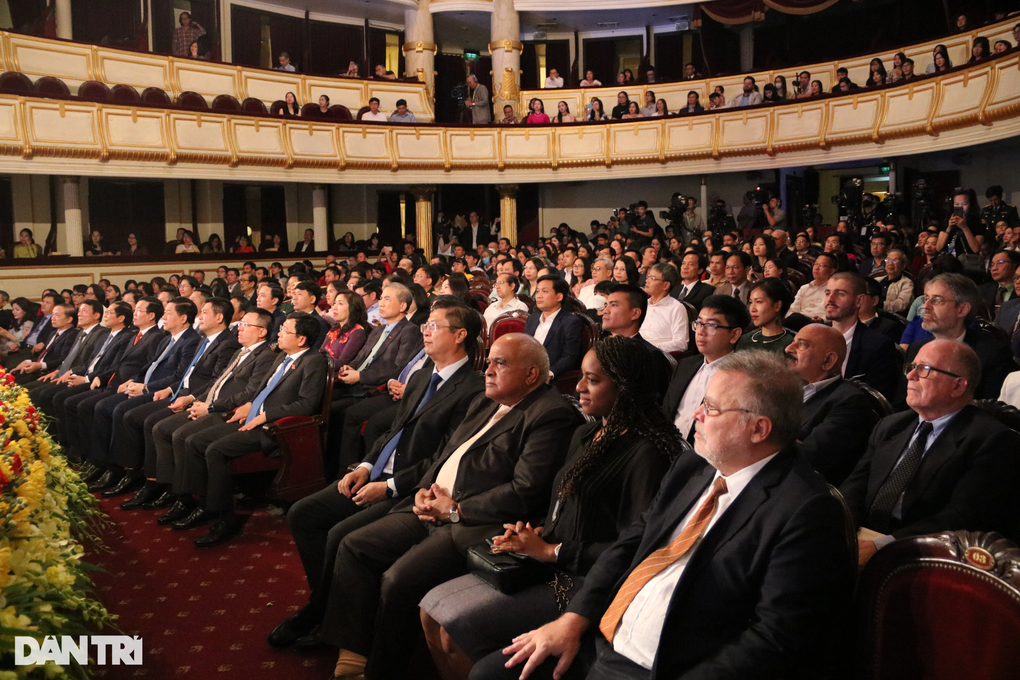 Ông Võ Văn Thưởng: Những tác phẩm thông tin đối ngoại khơi dậy khát vọng phát triển đất nước - 3 Ông Võ Văn Thưởng: Những tác phẩm thông tin đối ngoại khơi dậy khát vọng phát triển đất nước - 3