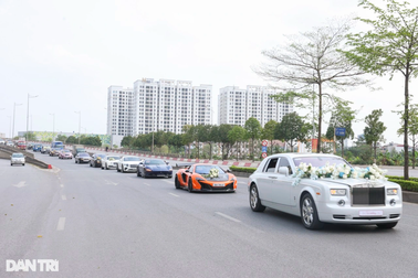 Choáng với dàn xe dâu hơn 200 tỷ đồng trong siêu đám cưới của cơ phó Hà Nội