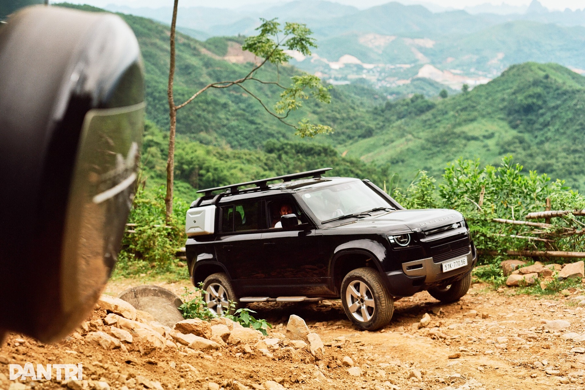 Trải nghiệm off-road với xe nhà giàu Land Rover Defender - 12 Trải nghiệm off-road với xe nhà giàu Land Rover Defender - 12