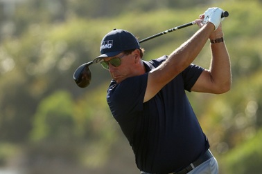 "Lão đại" Phil Mickelson phản đối quy định giới hạn chiều dài gậy driver