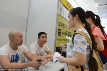 Khách sạn thuê thiếu nữ…ngủ thử giường