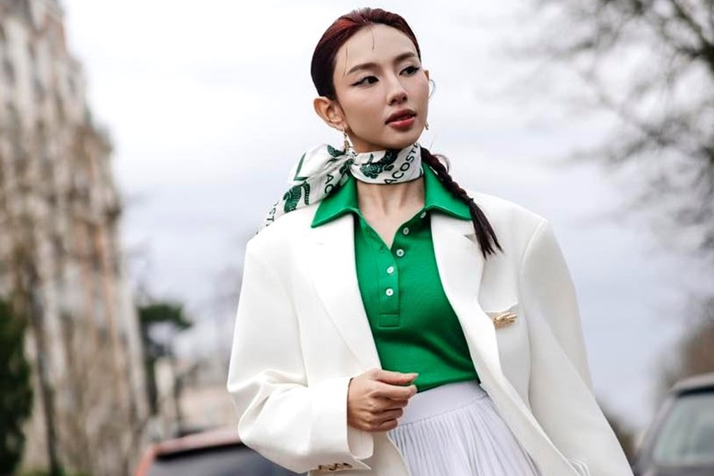 Vì sao hoa hậu Thùy Tiên bị tạm hoãn xuất cảnh? - 1 Vì sao hoa hậu Thùy Tiên bị tạm hoãn xuất cảnh? - 1