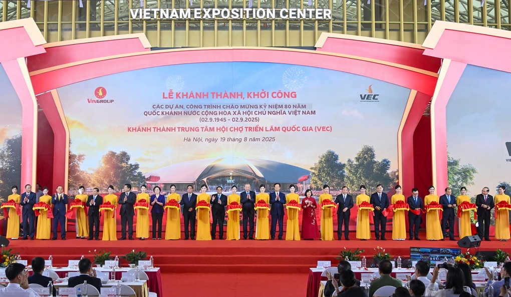 Vingroup được vinh danh doanh nghiệp tư nhân nộp ngân sách lớn nhất cả nước - 1 Vingroup được vinh danh doanh nghiệp tư nhân nộp ngân sách lớn nhất cả nước - 1