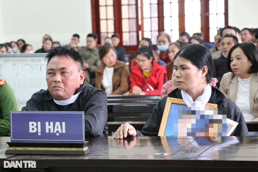Cha đâm chết con gái rồi nói: Kiếp sau đừng làm người con ạ - 2 Cha đâm chết con gái rồi nói: Kiếp sau đừng làm người con ạ - 2