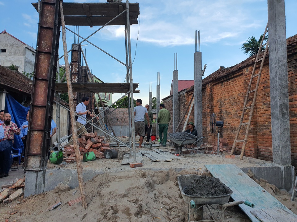 Hơn 2 tỉ đồng của bạn đọc giúp đỡ 2 hoàn cảnh khó khăn tại Bắc Giang - 2 Hơn 2 tỉ đồng của bạn đọc giúp đỡ 2 hoàn cảnh khó khăn tại Bắc Giang - 2