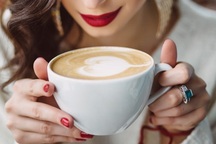 Cà phê thảo mộc giúp ta... trẻ ra?