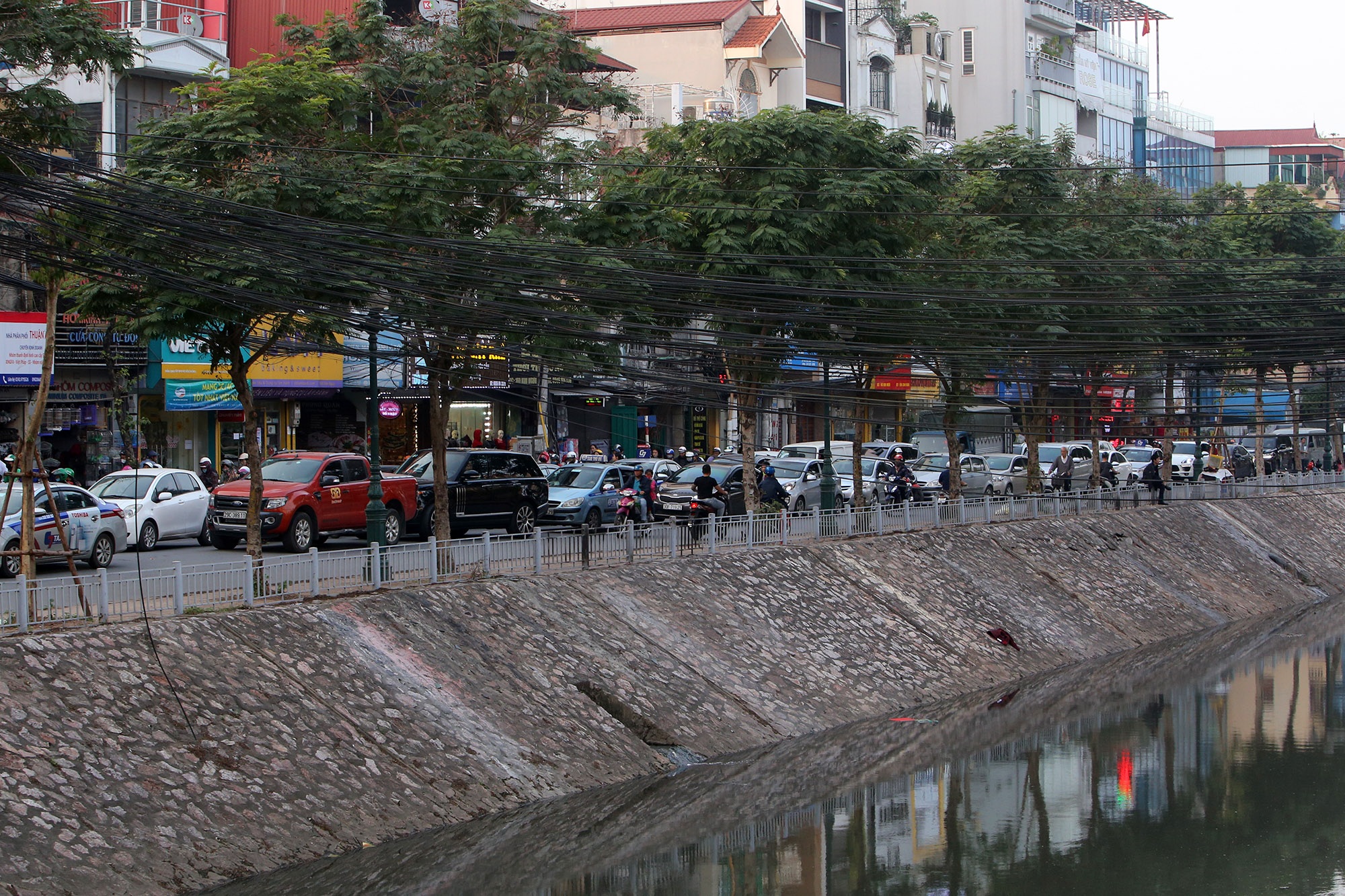 Hà Nội: Đường phố giáp Tết kẹt cứng - 2 Hà Nội: Đường phố giáp Tết kẹt cứng - 2