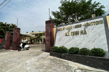 Ủy ban nhân dân xã gợi ý dân đóng góp 300.000 đồng khi làm giấy tờ đất