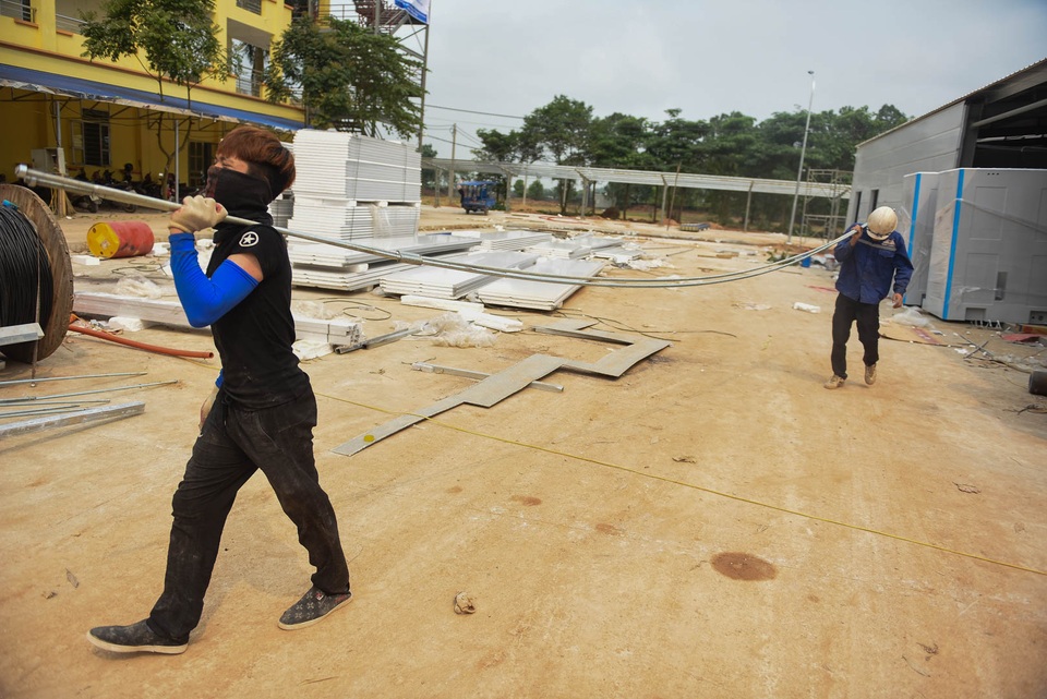 Bệnh viện dã chiến Mê Linh lột xác, chuẩn bị đi vào hoạt động - 2 Bệnh viện dã chiến Mê Linh lột xác, chuẩn bị đi vào hoạt động - 2