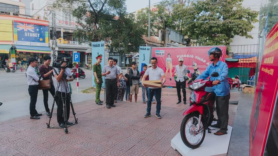 Người đạp xích lô dũng cảm lao xuống sông cứu 2 mẹ con - 3 Người đạp xích lô dũng cảm lao xuống sông cứu 2 mẹ con - 3